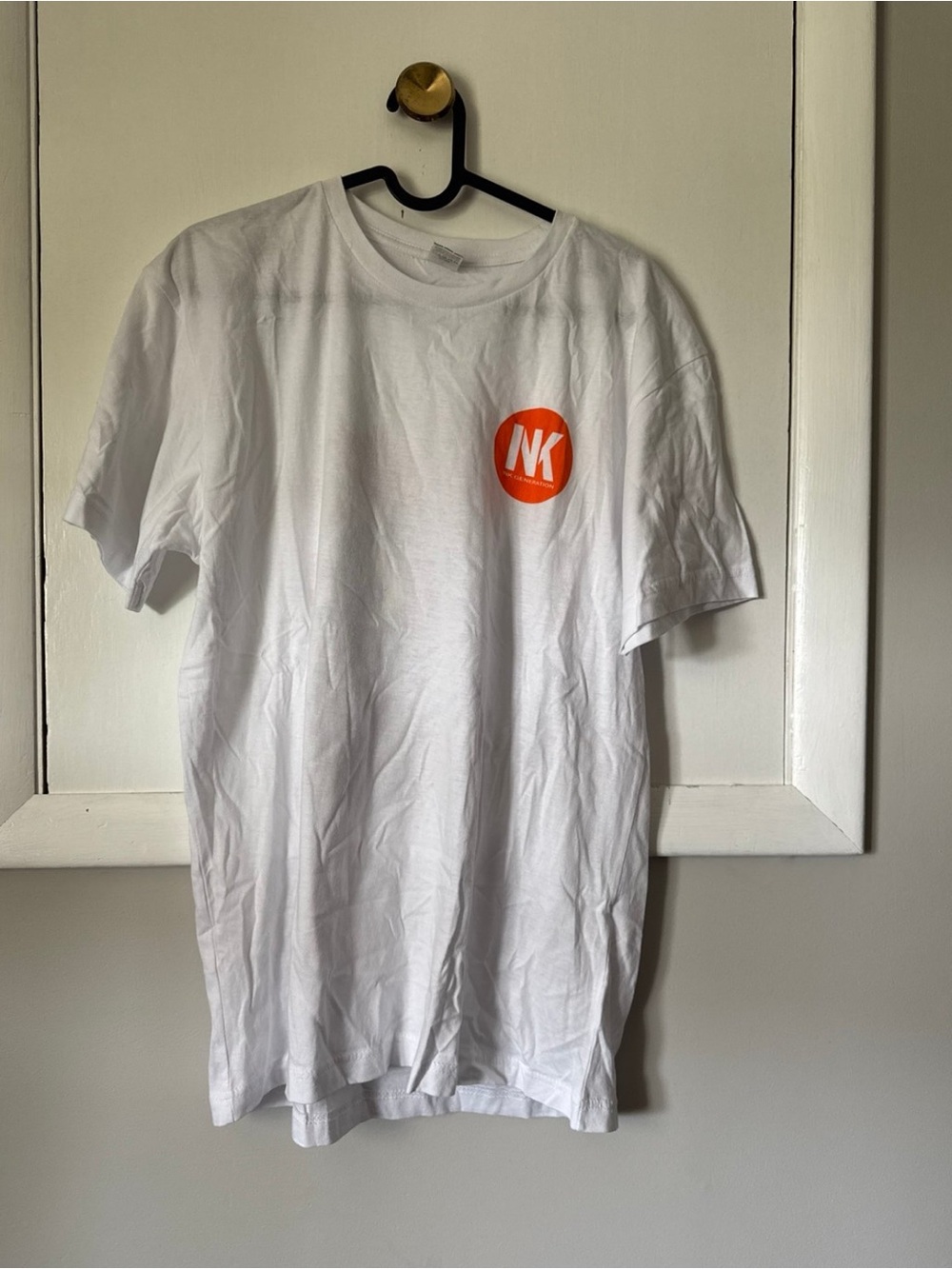 Men's White Short-Sleeve Tee with Orange Logo - Casual Graphic Shirt